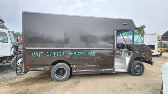 Picture of 2011-workhorse-custom-chassis-w62